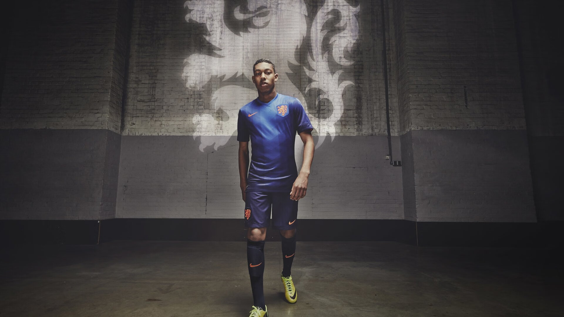 国足首发阵容试验多套组合，2021国足首发