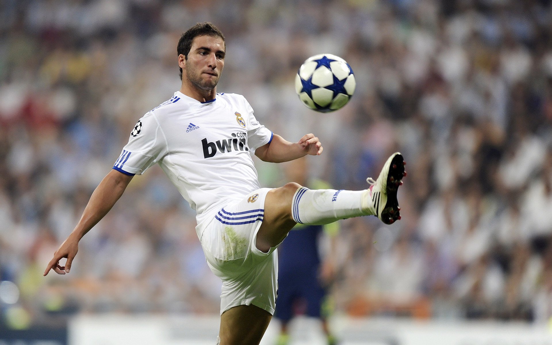 柏林赫塔克服困难，球队士气回升，柏林赫塔足球